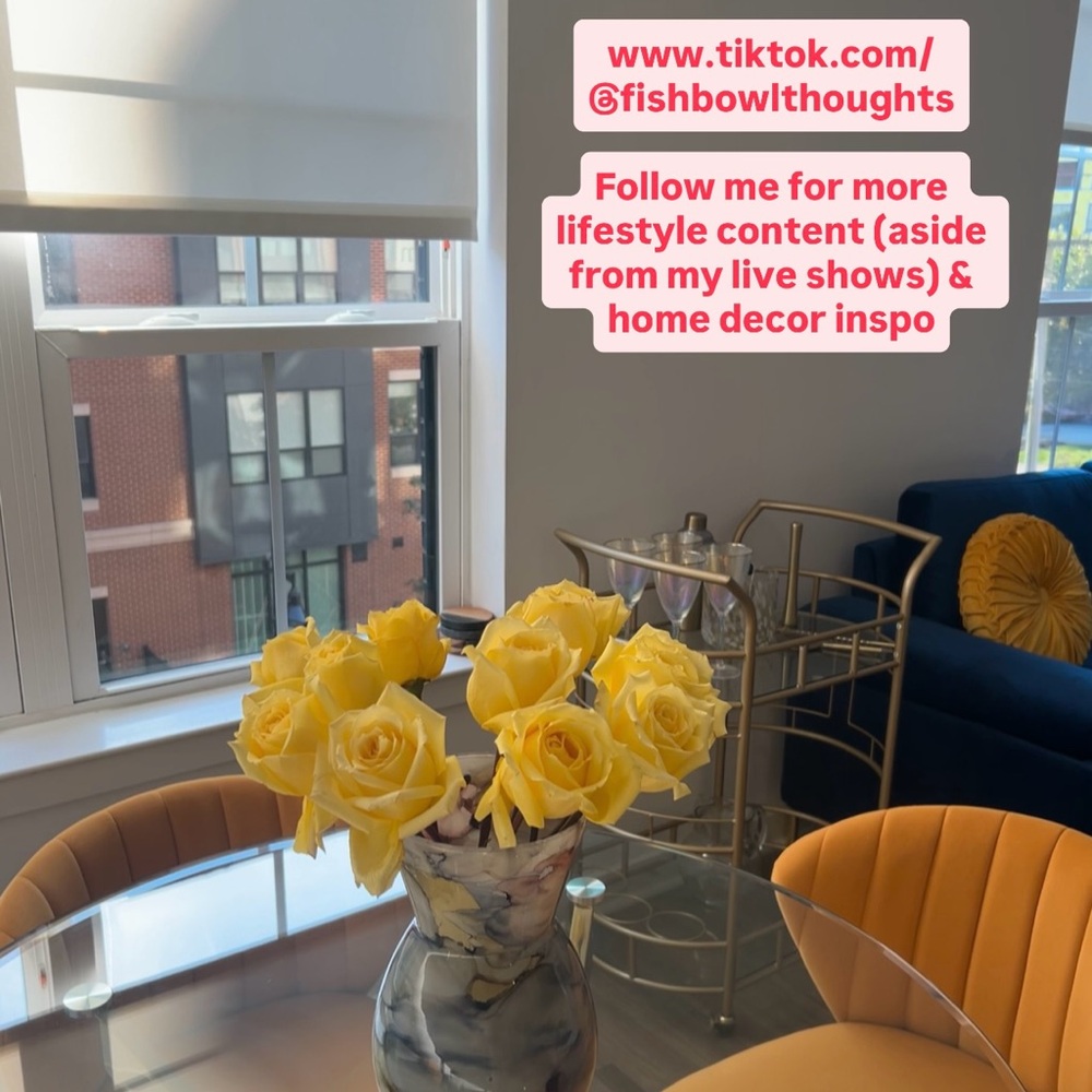 SHOW LISTING / SOCIALS